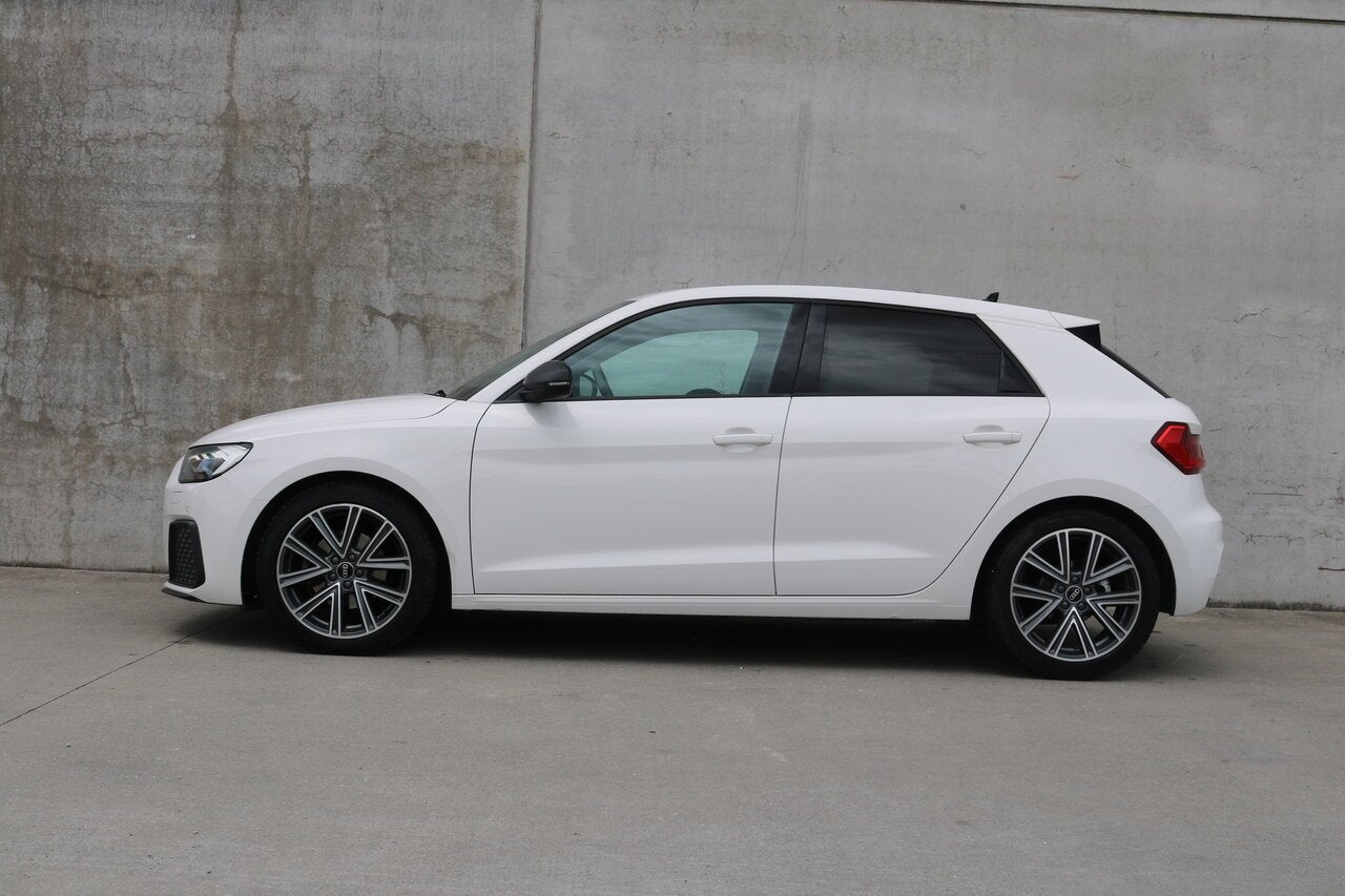 Audi A1 A1 Sportback 30 TFSI 110PK!  S- tronic  Ambient Lig, Auto's, https://public.car-pass.be/vhr/9e558288-2a6d-4bd9-be3d-5bbebc87b481