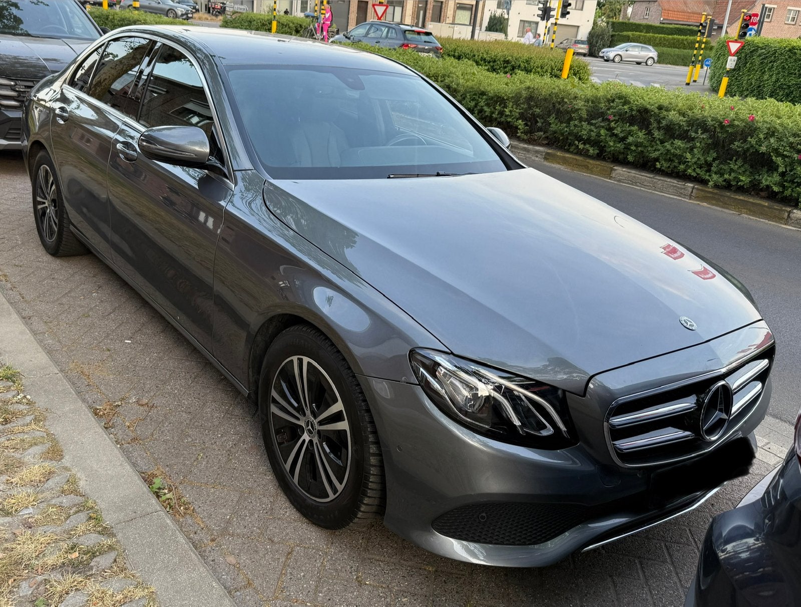 Mercedes Classe E E200 Euro 6b essence+hybride léger, Argent ou Gris, Euro 6, Entretenue par le concessionnaire, Noir