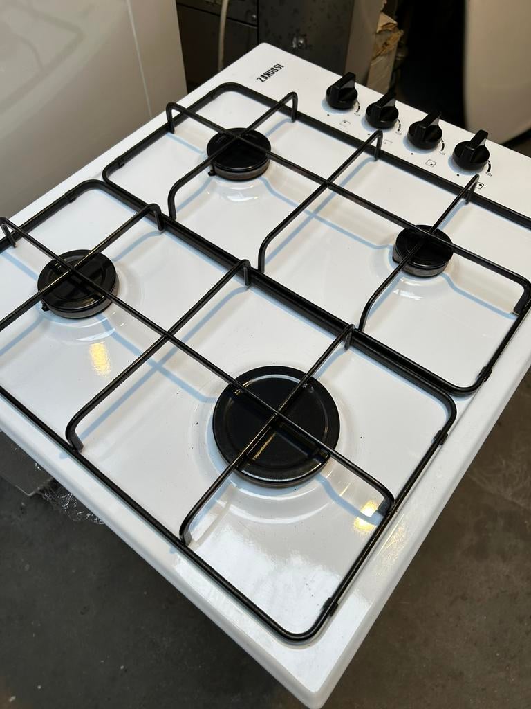 Feu à gaz encastré Zanussi avec sécurité anti-gaz, Electroménager, Tables de cuisson, Enlèvement, Comme neuf