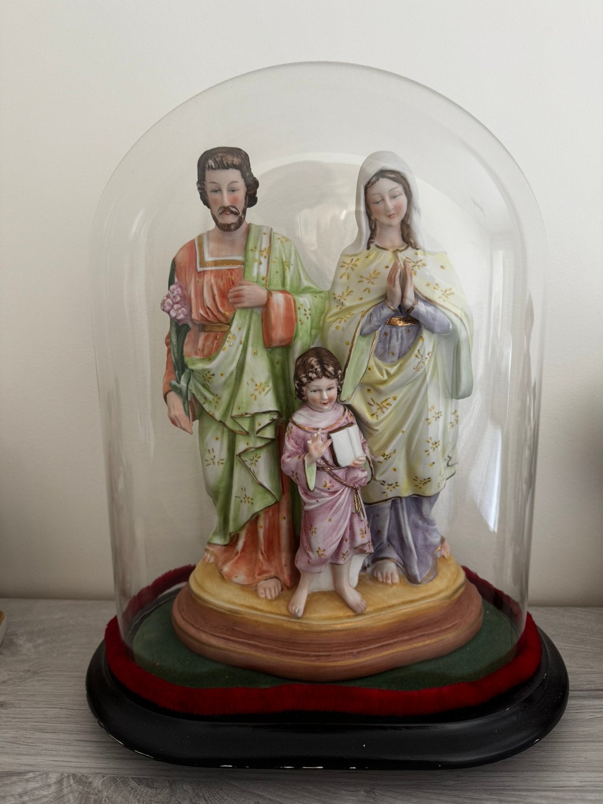 Heilige Familie onder stolp, Ophalen