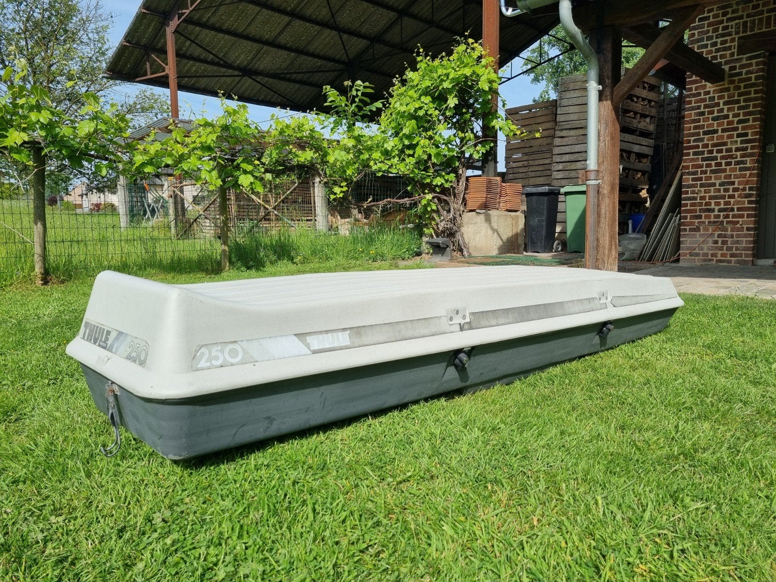 Thule 250 dakkoffer, Ophalen