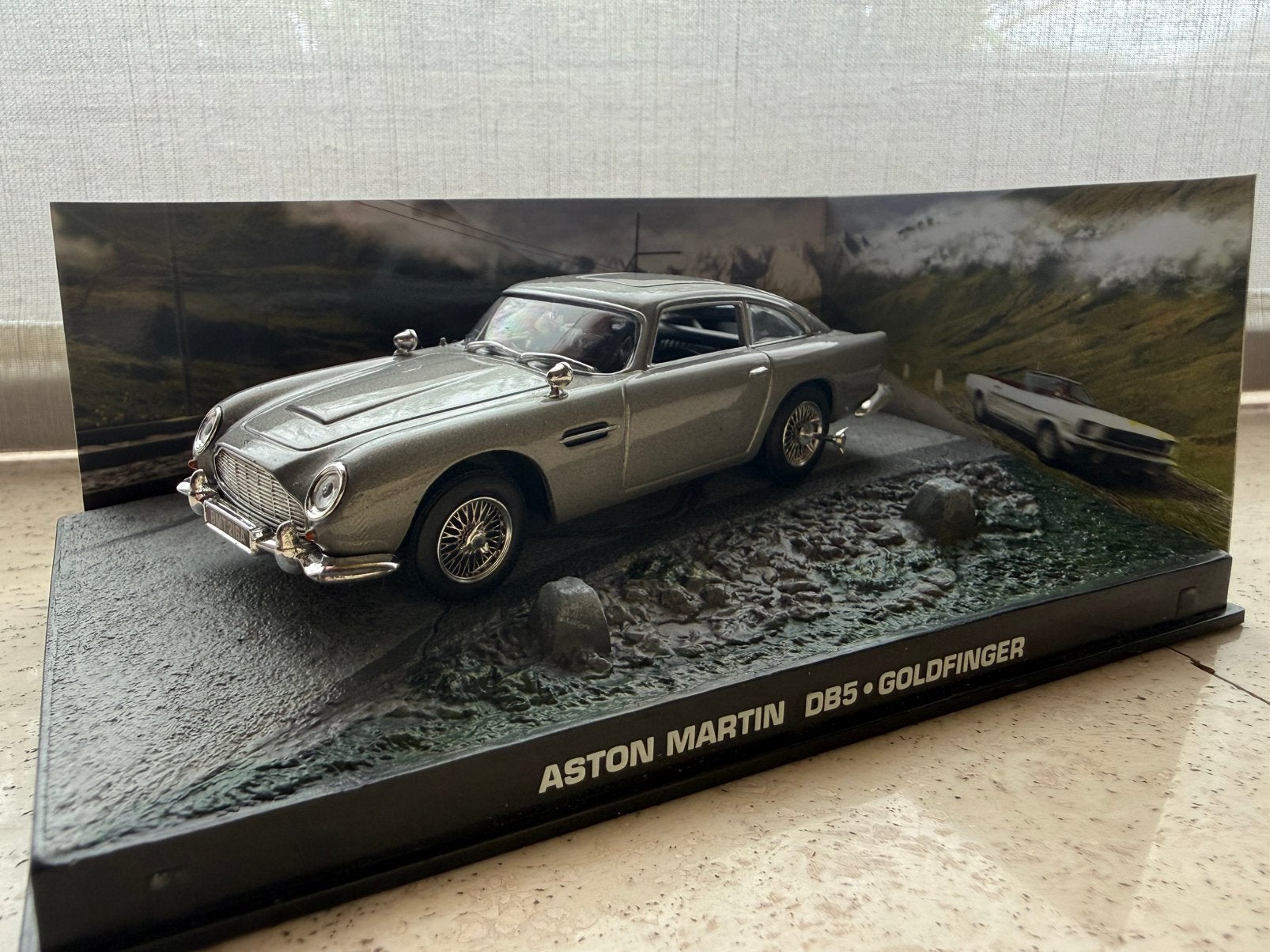 Aston Martin DB5 - James Bond, Ophalen of Verzenden, Zo goed als nieuw, Auto, Universal Hobbies