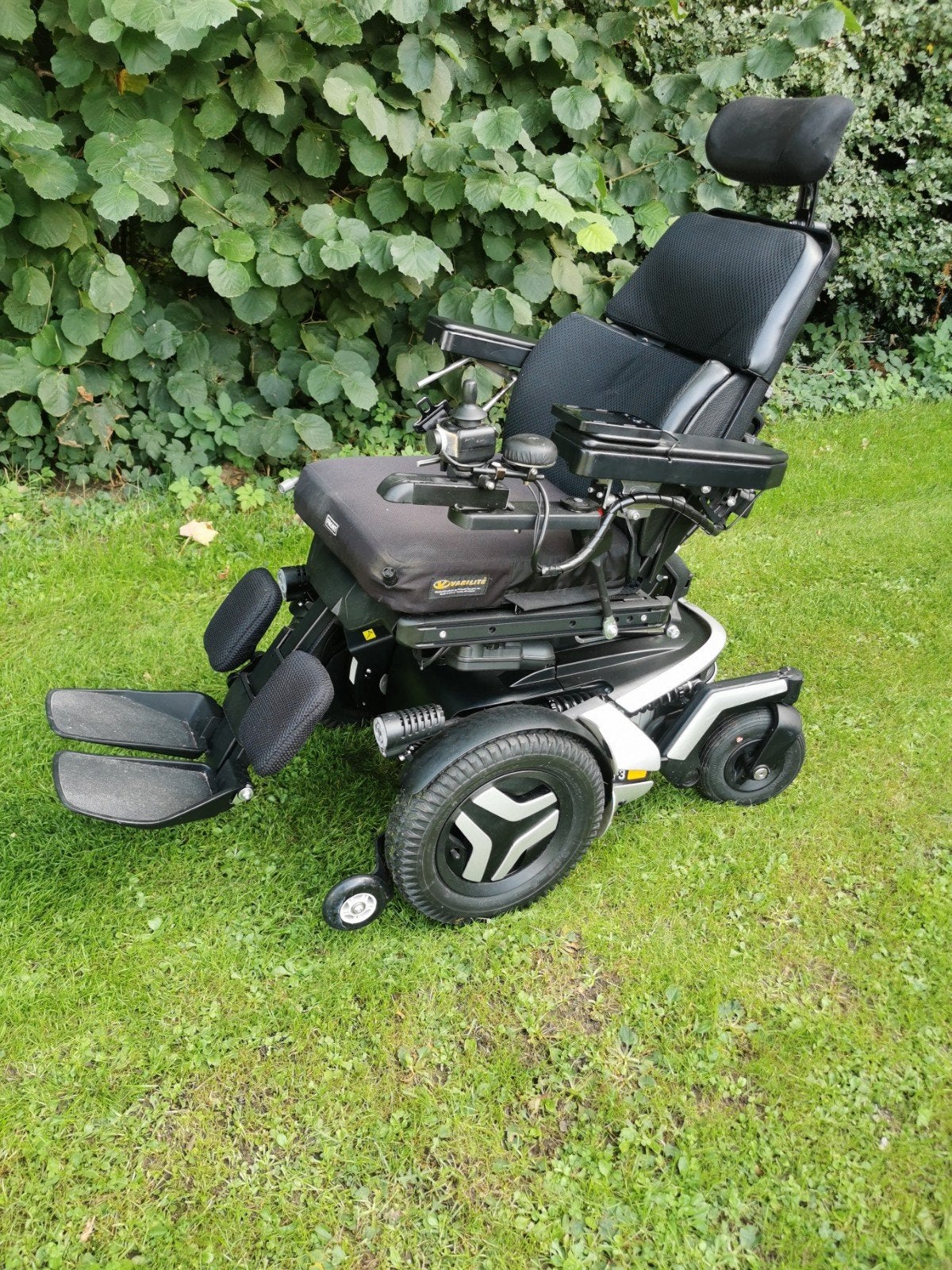 Fauteuil roulant électrique Permobiel F3 en parfait état inf, Enlèvement ou Envoi, Comme neuf, Fauteuil roulant électrique