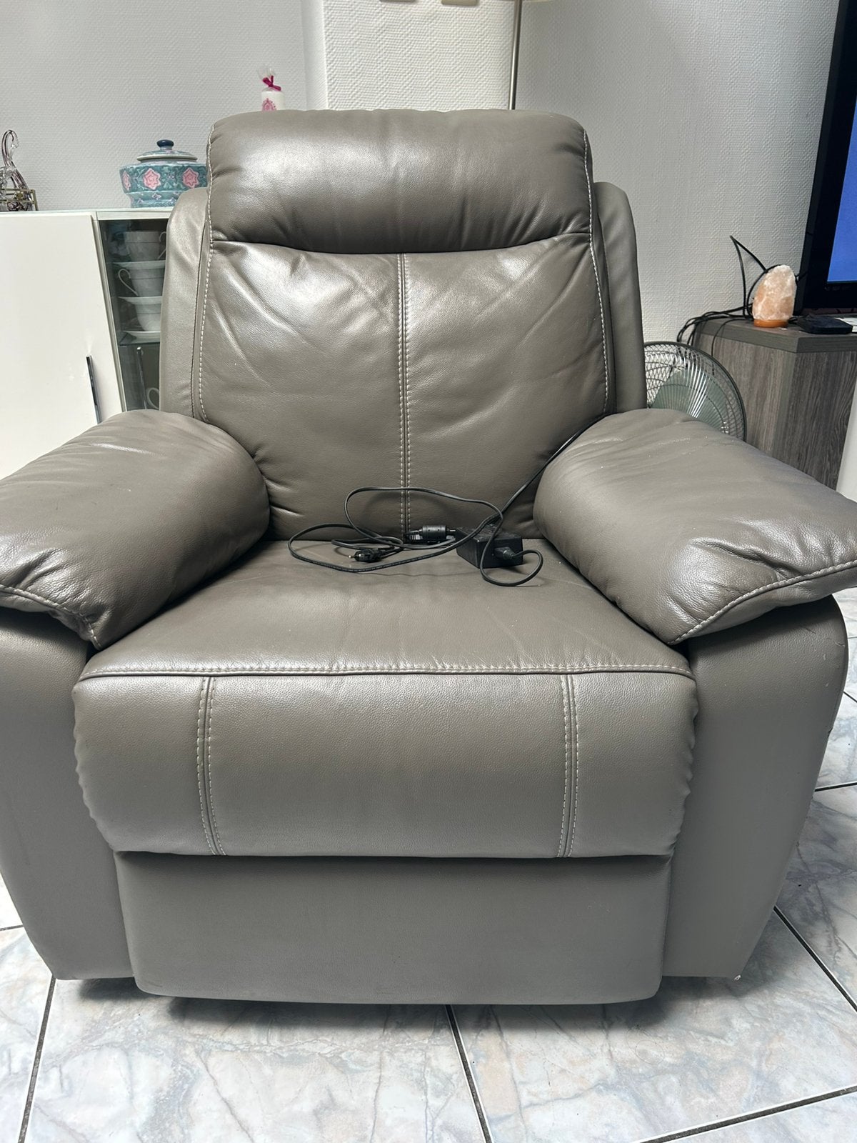 Fauteuil relax en cuir gris, Maison & Meubles, Enlèvement, Utilisé, Cuir, 75 à 100 cm