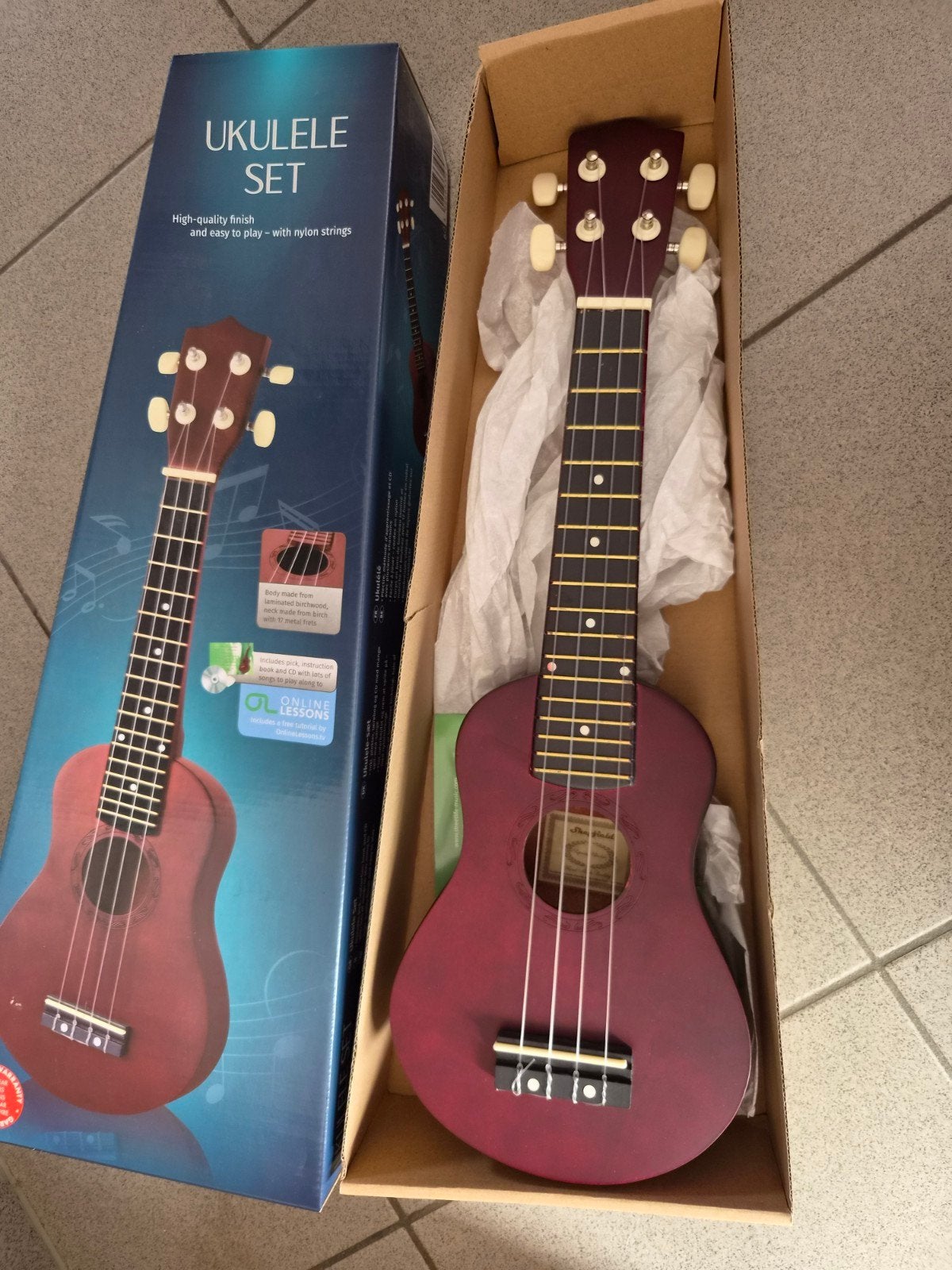 bordeauxrode sopraan ukelele 
Ideaal als beginner/kind, Muziek en Instrumenten, Ophalen of Verzenden, Zo goed als nieuw