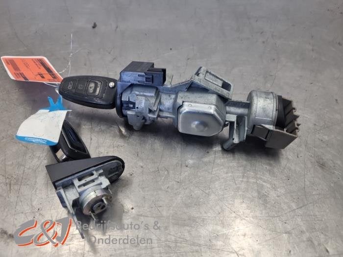 Serrure de contact + clé d'un Ford Tourneo Connect, Autos : Pièces & Accessoires, Autres pièces automobiles, Ford, Utilisé, 3 mois de garantie