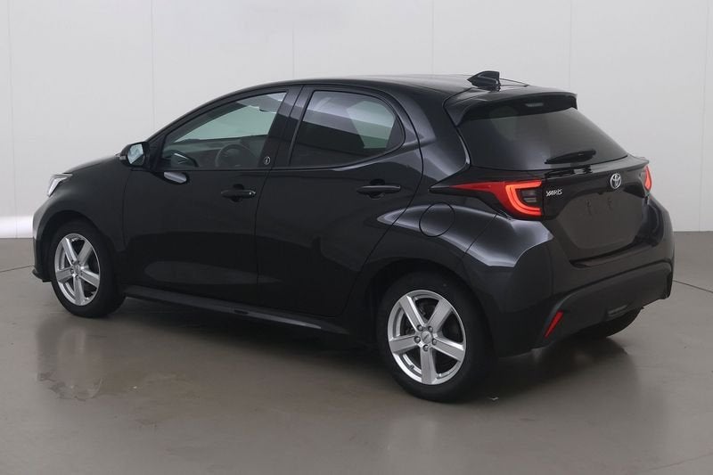 Toyota Yaris vvt-i hybrid e-cvt iconic 92 AT, Auto's, Toyota, Gebruikt, Overige bekleding, Zwart, 1490 cc