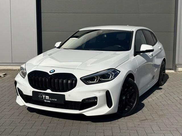 BMW 118I M-PAKKET LED, Auto's, Wit, Leder, Bedrijf, 5 zetels