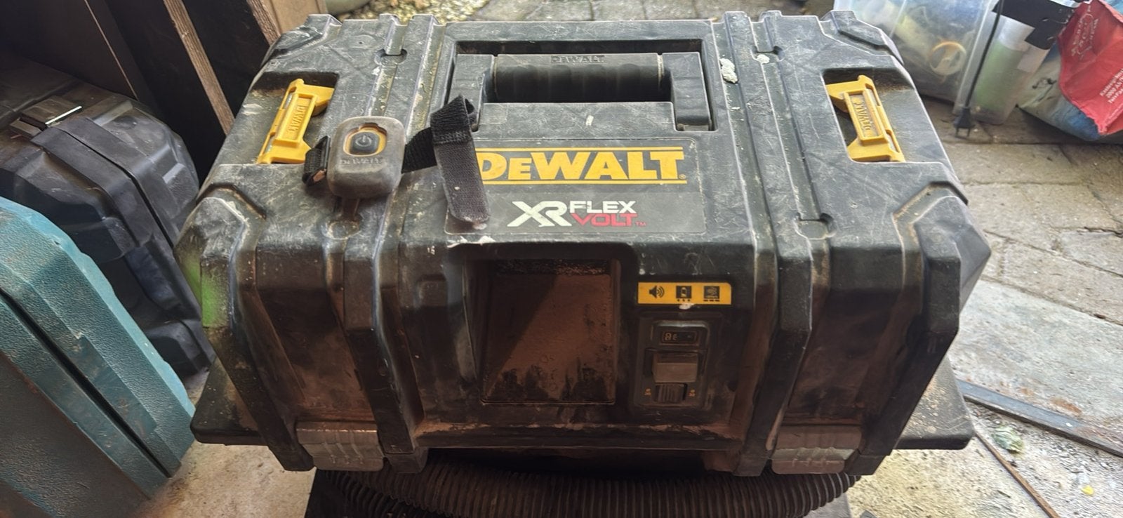 De walt stofzuiger xr flexvolt Bluetooth met karretje, Ophalen, Zo goed als nieuw