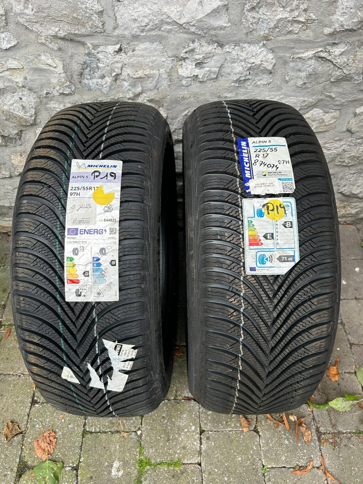 2 nouveaux pneus hiver Michelin 225/55/17 97H, Neuf, Pneus hiver, Véhicule de tourisme, Enlèvement