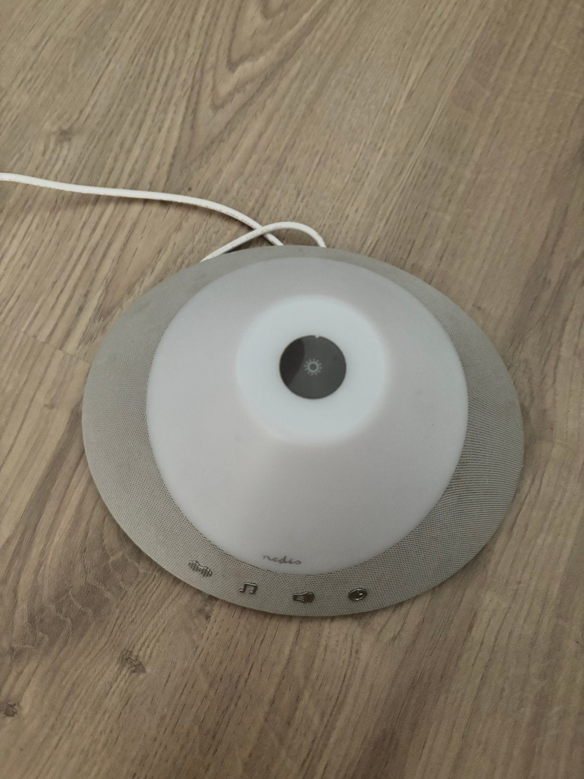 White noise van nedis, Ophalen, Zo goed als nieuw