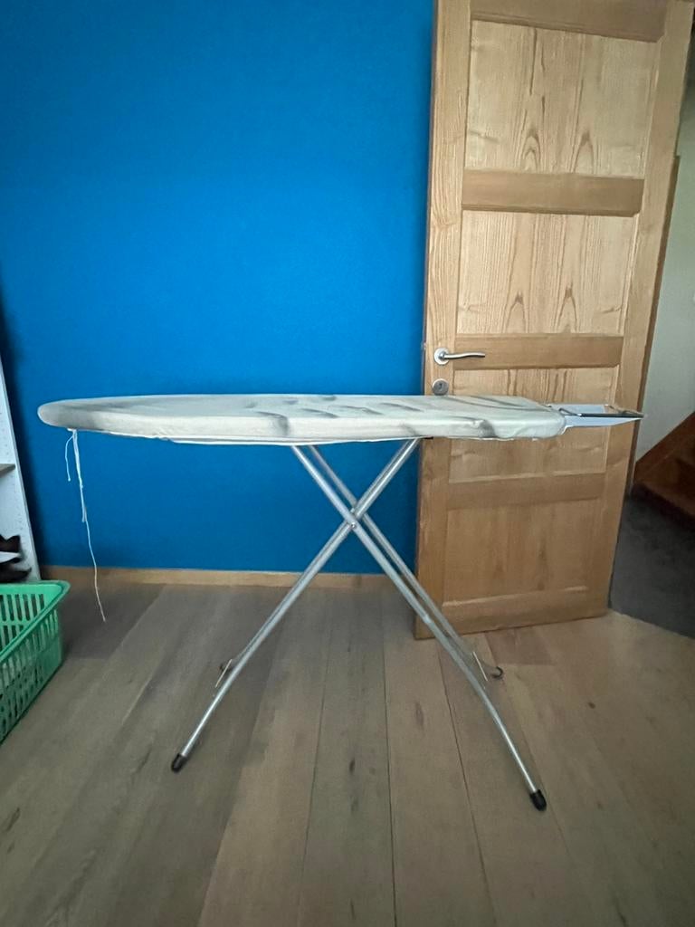 Table a repasser, Electroménager, Enlèvement, Comme neuf