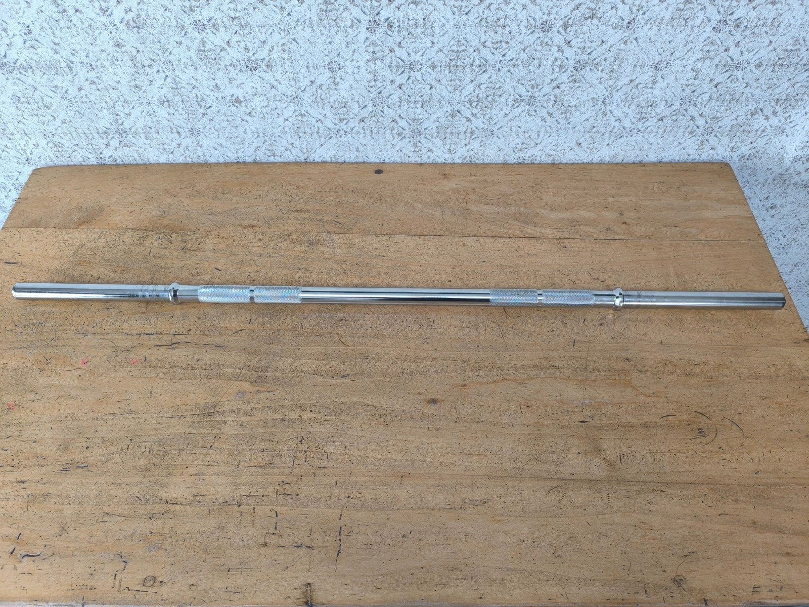 1 x barre d'haltère longue (120cm) 2,8cm., Sports & Fitness, Équipement de fitness, Enlèvement, Comme neuf, Bras, Barre d'haltères
