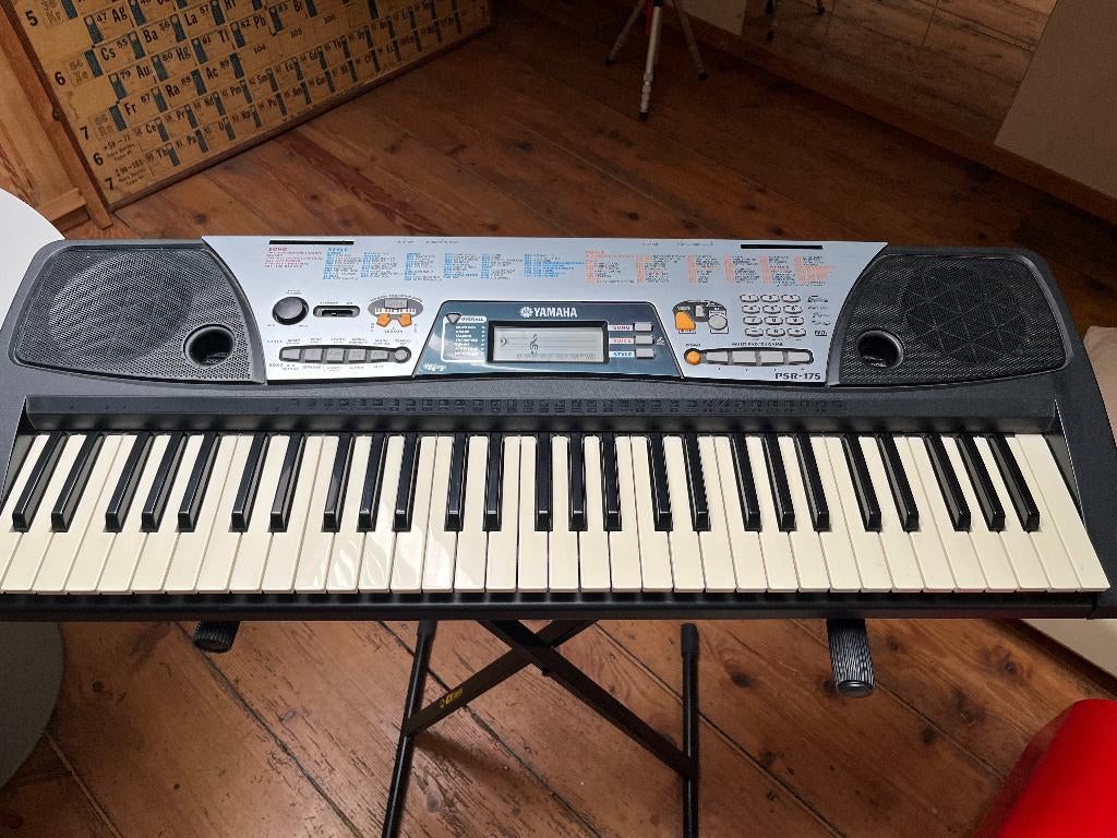 Clavier Yamaha PSR 175 + Pied de synthé, Musique & Instruments, 61 touches, Avec pied, Yamaha, Enlèvement