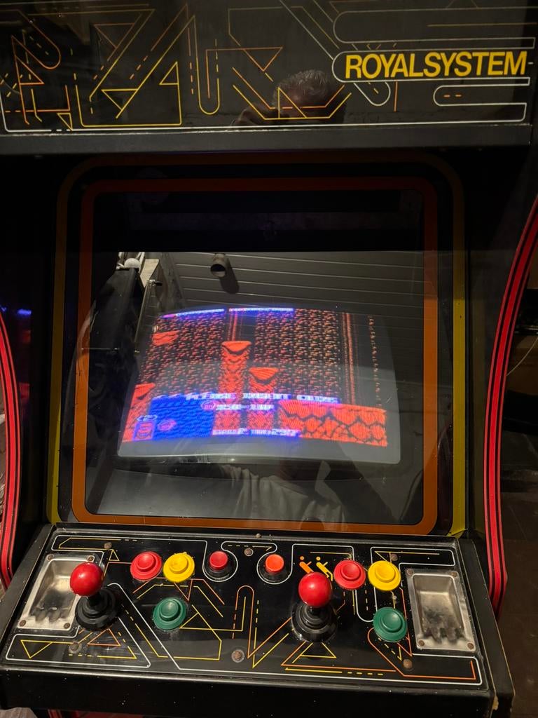 Arcade kast, Verzamelen, Automaten | Gokkasten en Fruitautomaten, Overige munten, Ophalen, Gebruikt, Met sleutels