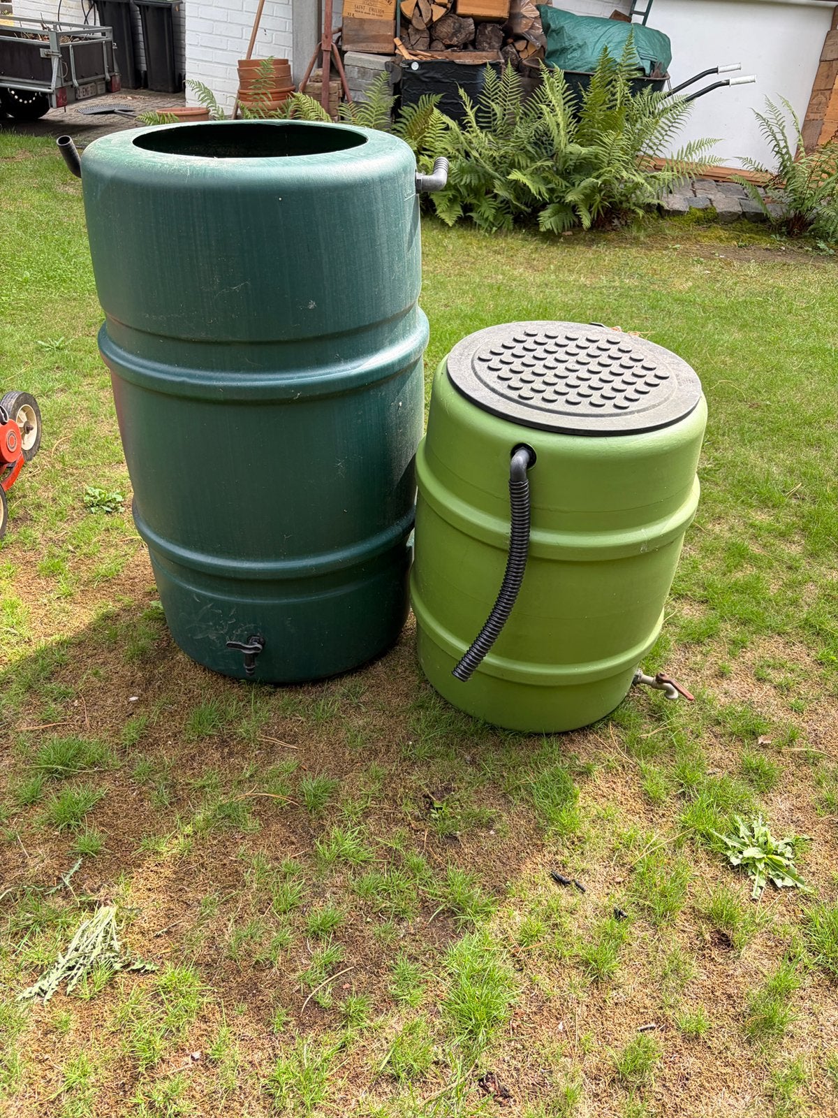 2 regentonnen 227l en +/-150l, 150 litres ou plus, Synthétique, Enlèvement, Utilisé