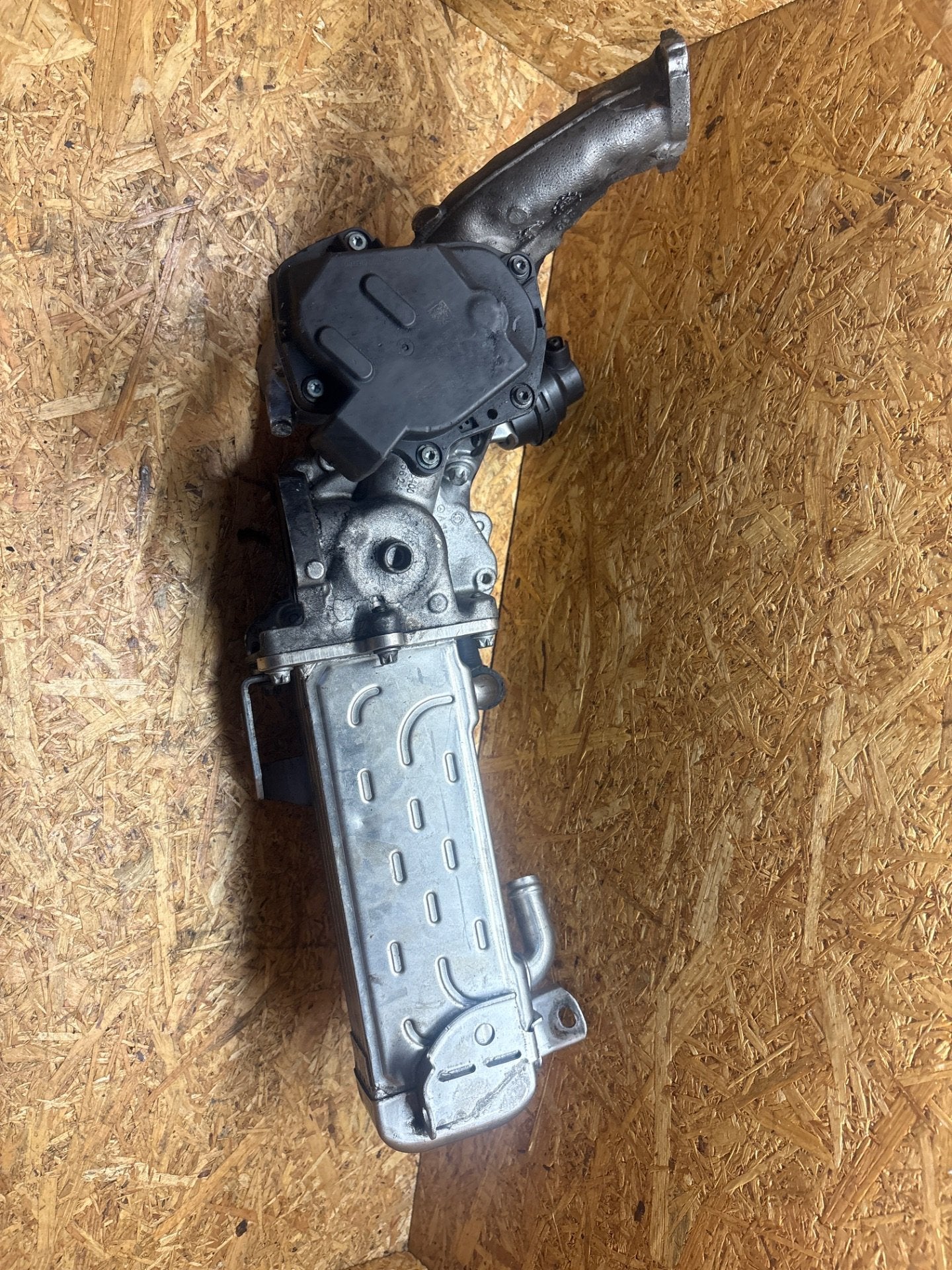 EGR Klep Mercedes 2.2 A6511420067, Gebruikt, Mercedes-Benz AG, Mercedes-Benz, Mercedesstrasse 120
70372  Stuttgart, DE