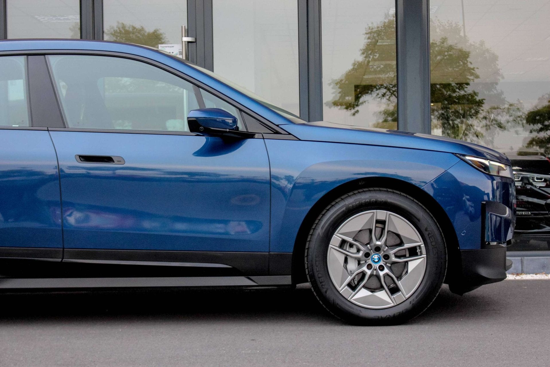 BMW iX *xDrive40*326PK*HARMAN KARDON*TREKHAAK*SOFT CLOSE*, Autos, Achat, Entreprise, Noir, 5 portes