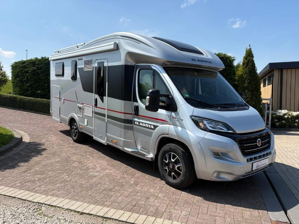 Adria Matrix 670 SL automatique pour 5 personnes, Caravanes & Camping, Camping-cars, Jusqu'à 5, Fiat, Impérial, Diesel