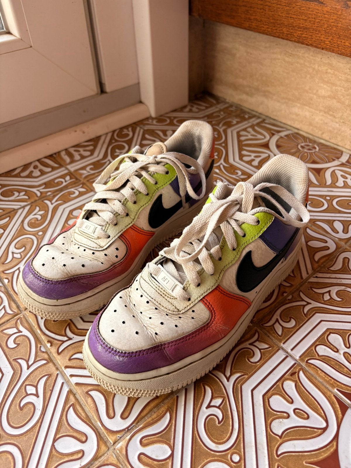 Nike air maat 37,5, Kleding | Dames, Ophalen of Verzenden, Gedragen, Overige kleuren, Sneakers