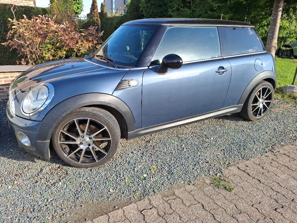 Mini Cooper D, Voorwielaandrijving, Zwart, 1165 kg, Blauw