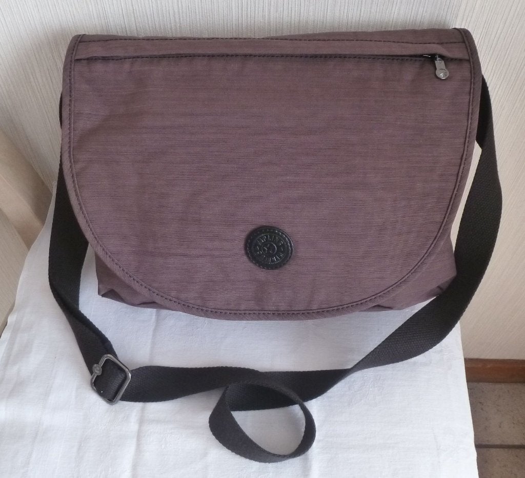 Kipling grand sac band. à rabat brun chiné noir + singe, Enlèvement ou Envoi, Utilisé, Brun, Sac à bandoulière
