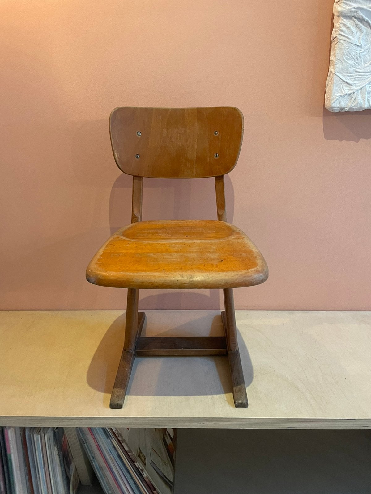 Vintage houten schoolstoeltje, Kinderen en Baby's, Ophalen, Zo goed als nieuw