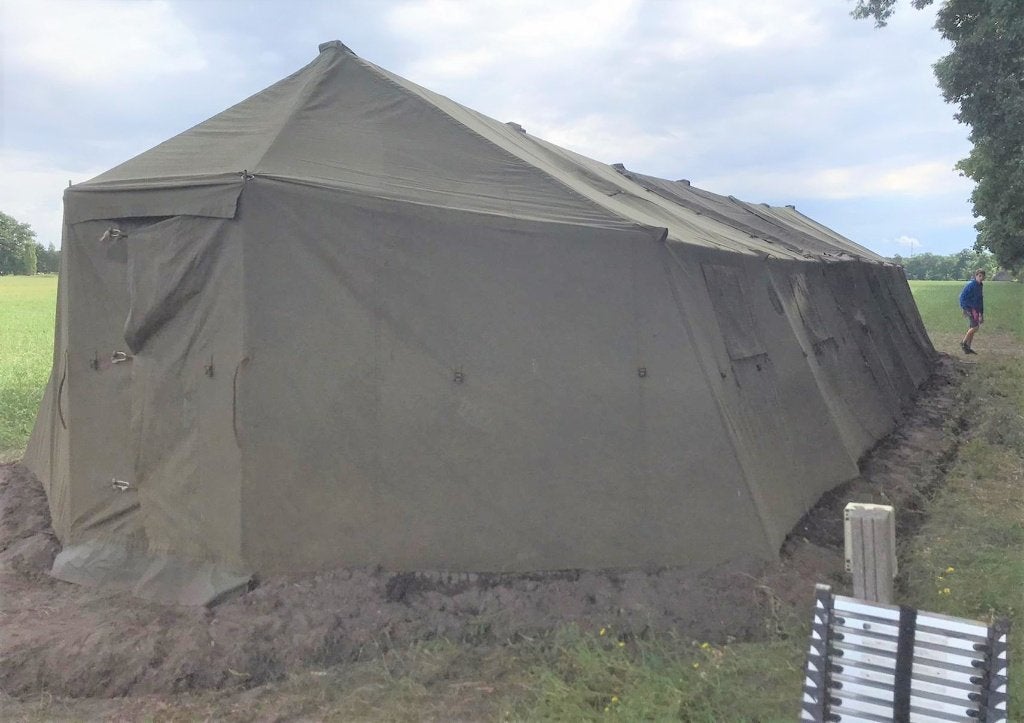 Legertent - Hospitaaltent 12m/17m x 6m Belgisch leger, Caravans en Kamperen, Ophalen, Zo goed als nieuw, Meer dan 6