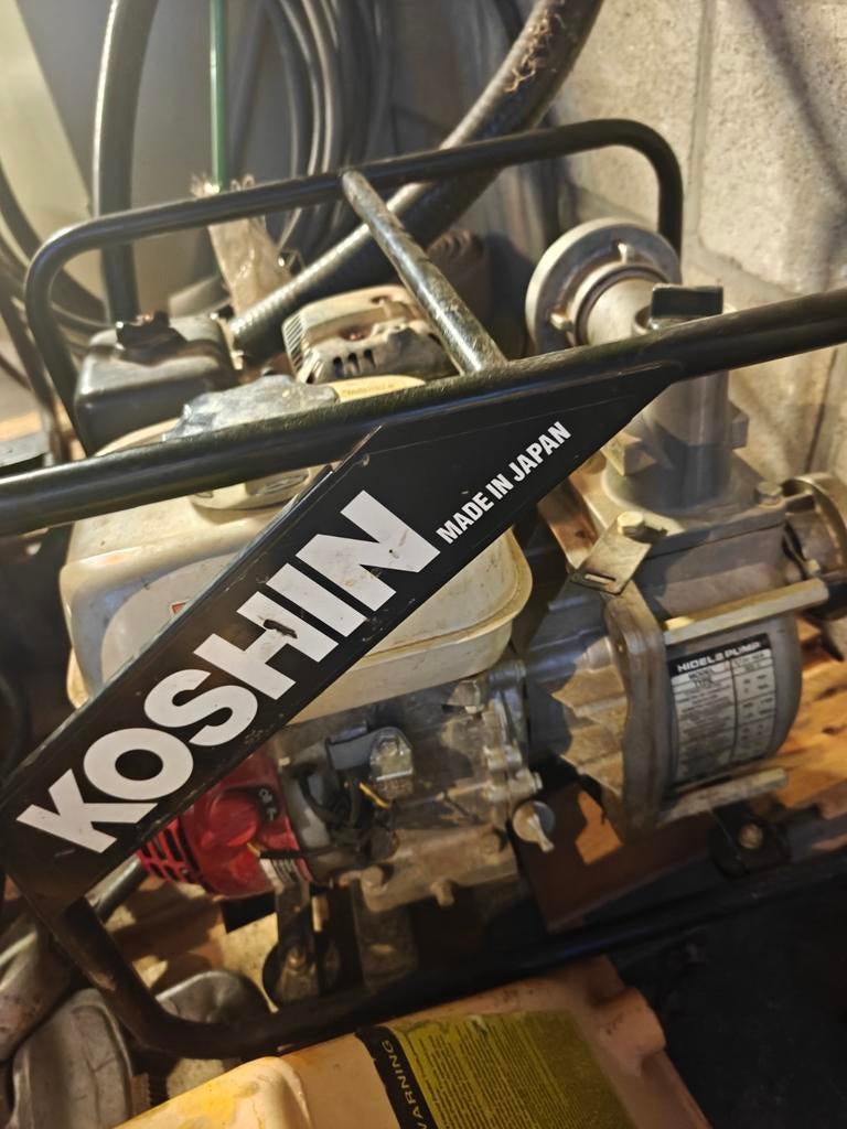 Koshin benzine vuilwaterpomp, Ophalen