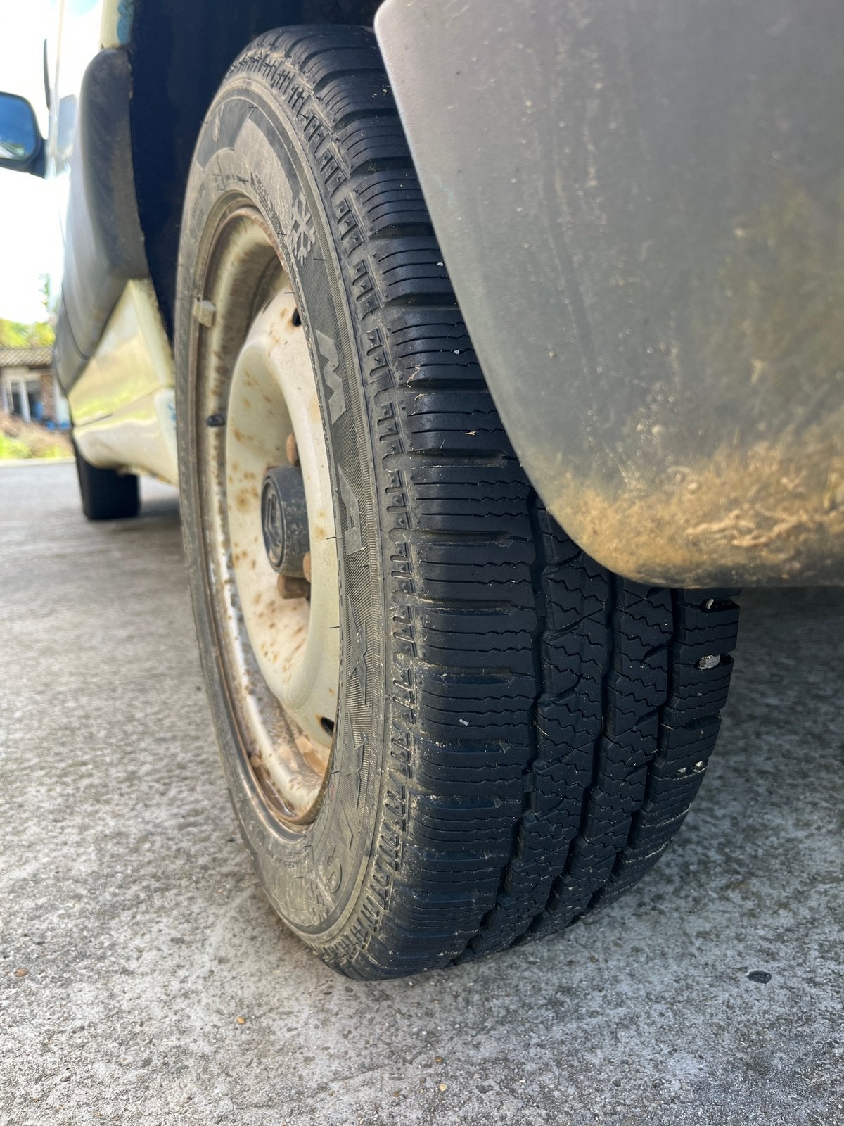 Versterkte winterbanden berlingo partner 6,5 mm 175/65- 14, Auto-onderdelen, Ophalen, Velg(en)