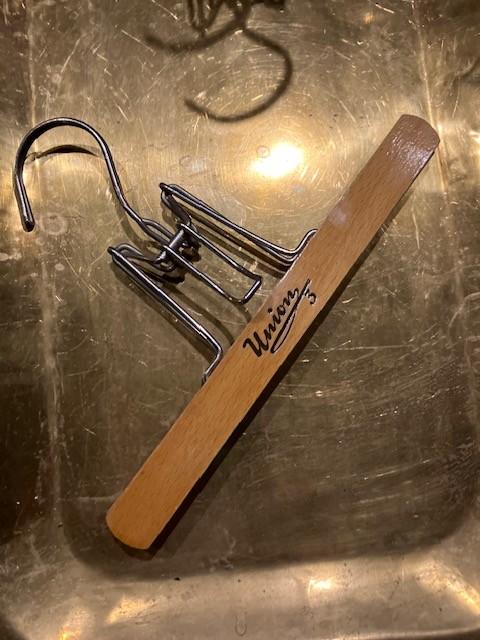 RETRO TROUSER HANGERS UNION 3 HOUTEN KLEERHANGERS KAPSTOK, Huis en Inrichting, Woonaccessoires | Kapstokken, Gebruikt, Overige typen