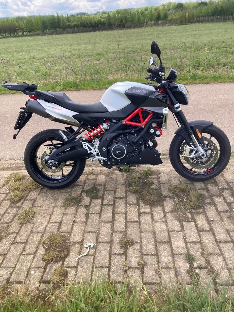 Aprilia shiver 900 in nieuwstaat met maar 6000 km, Motoren, Motoren | Aprilia, Particulier, Nieuw, ABS