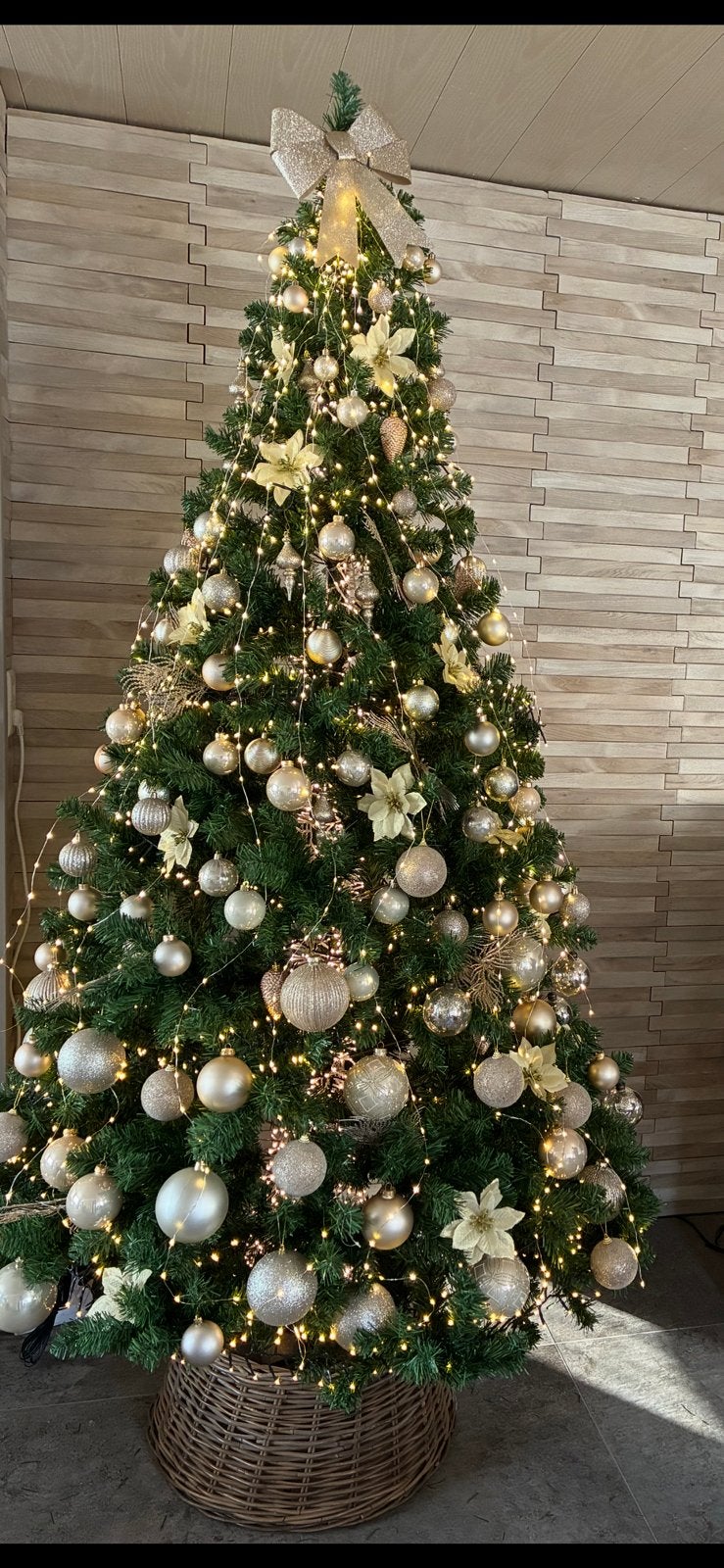 Sapin de Noël avec boules couleur champagne, Divers, Enlèvement, Comme neuf