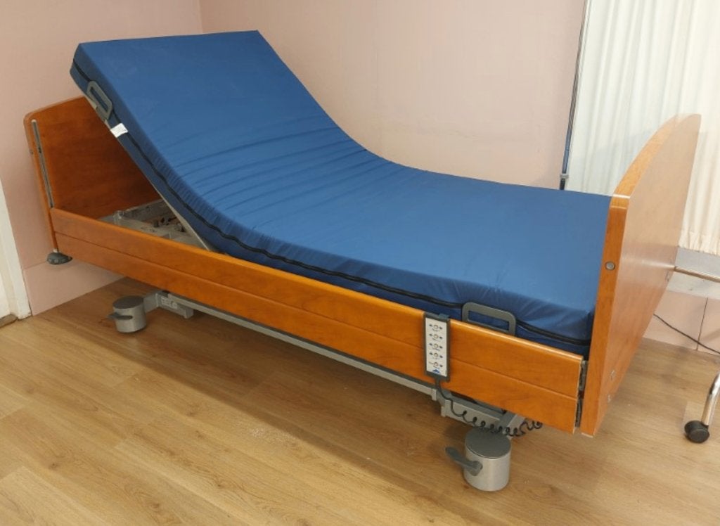 Medisch bed - Hoog laag bed - Thuiszorg, Diversen, Ophalen, Zo goed als nieuw