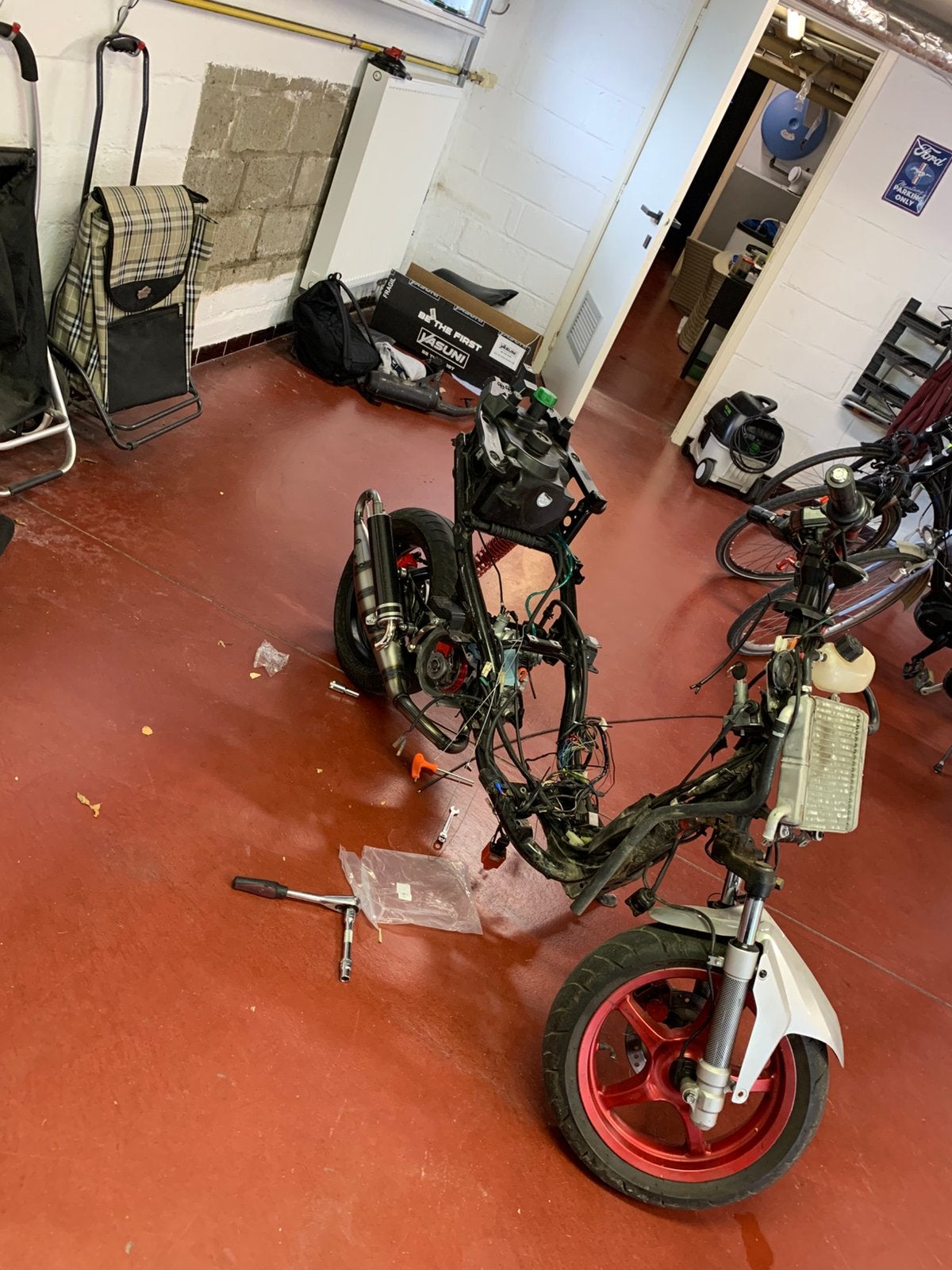 70cc aerox 2015 prijs valt te bespreken of teruil, Ophalen