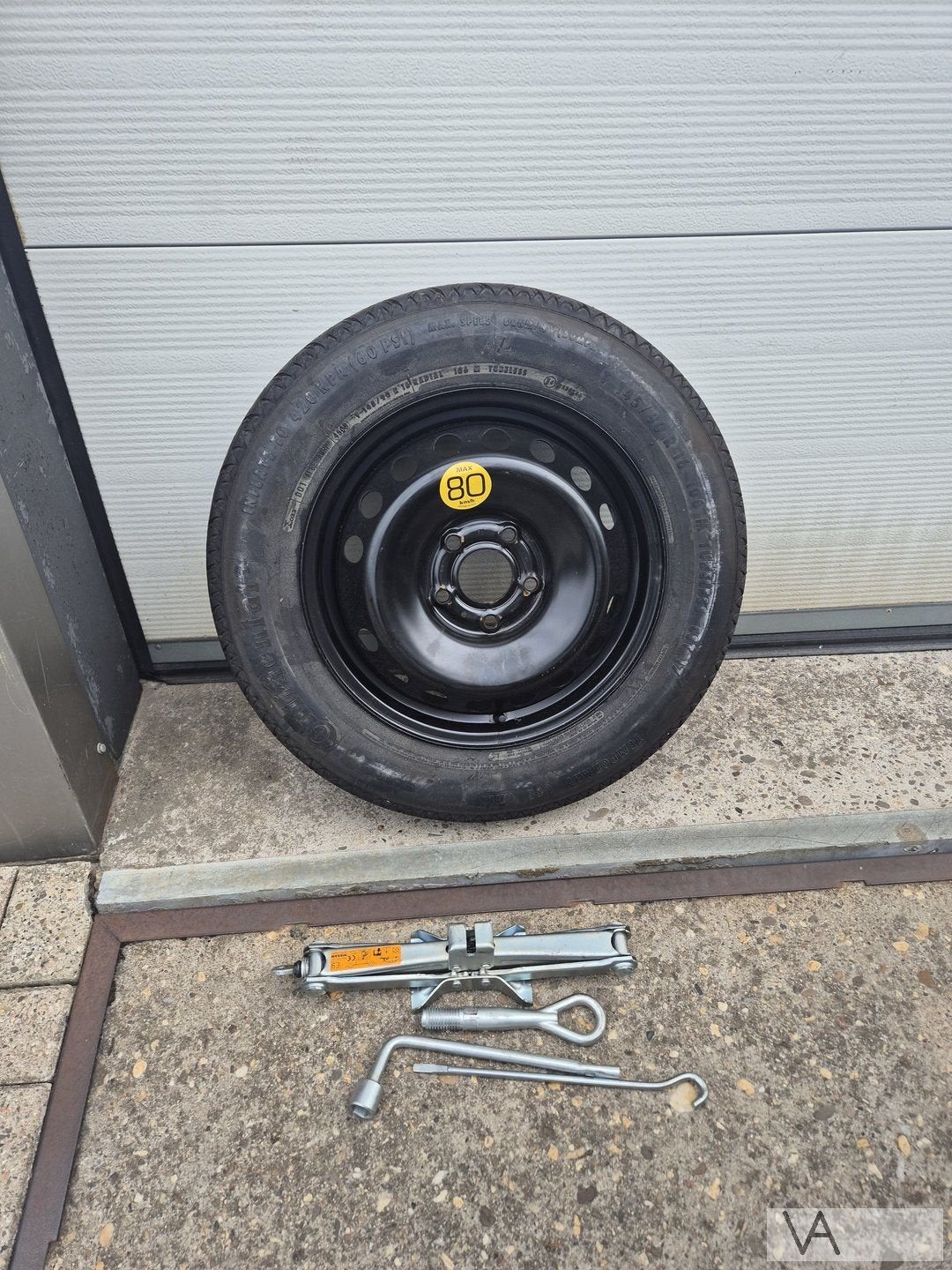 Thuiskomer van Nissan Qashqai Juke met krikset compleet €150, Pneus et Jantes, Véhicule de tourisme, -, Utilisé