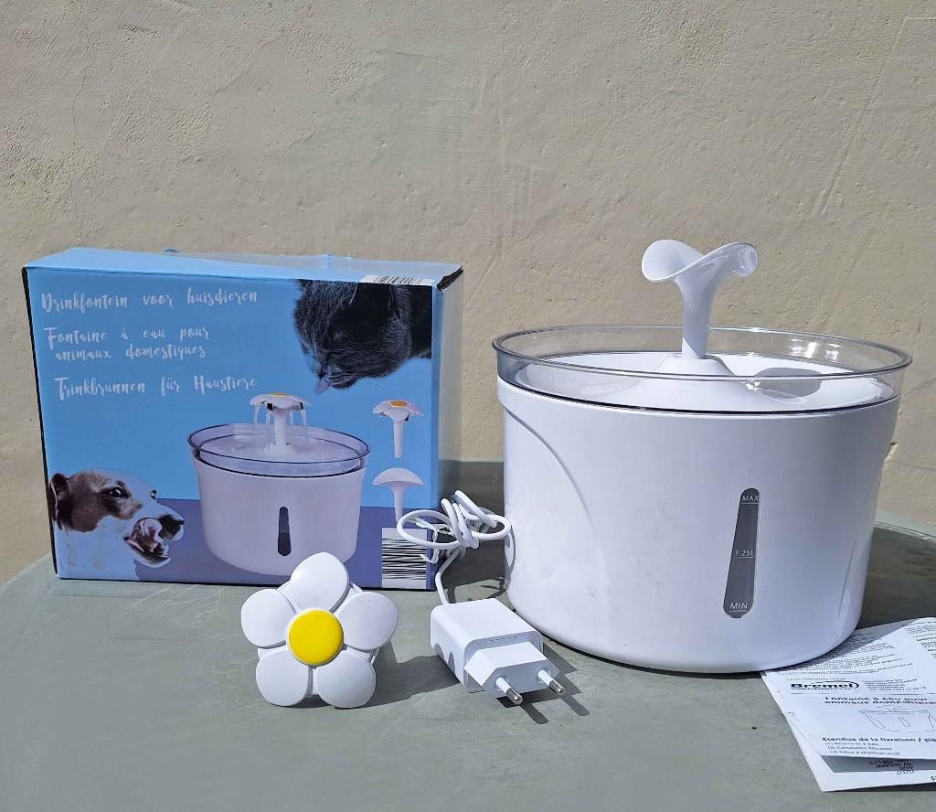 Fontaine à eau pour chiens et chats, Animaux & Accessoires, Enlèvement ou Envoi, Comme neuf