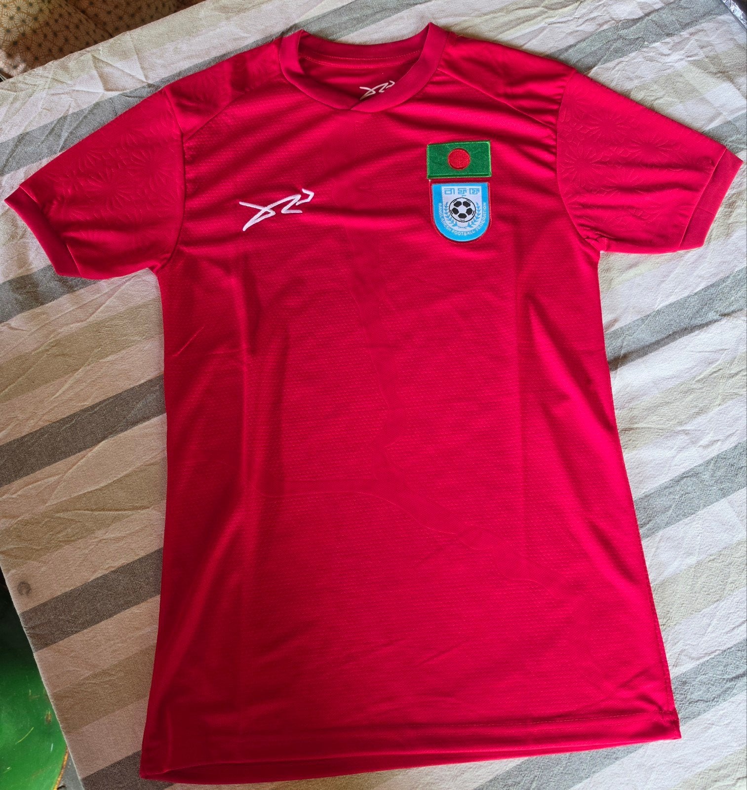 Uitshirt Nationaal Elftal Bangladesh (Maat M), Taille L, Enlèvement ou Envoi, Neuf, Maillot
