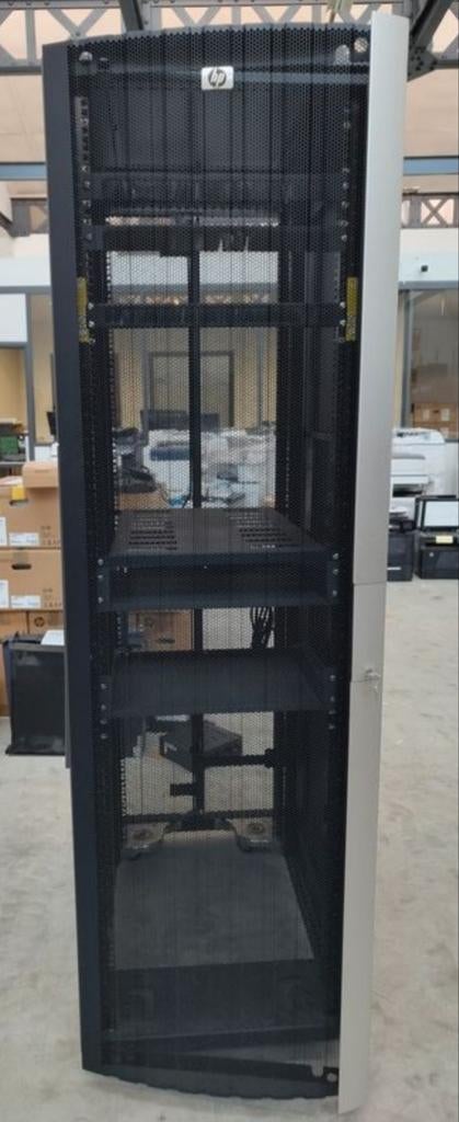 Rack baie armoire informatique serveur HP 42U, Informatique & Logiciels, Armoires de serveurs, Comme neuf, Perforé, Perforé
