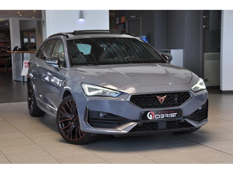 Cupra Leon Pano-Matrix-Camera-Navi-Carplay-12m Warranty-co2, Auto's, Cupra, 4 deurs, Break, Hybride Elektrisch/Benzine, Zilver of Grijs