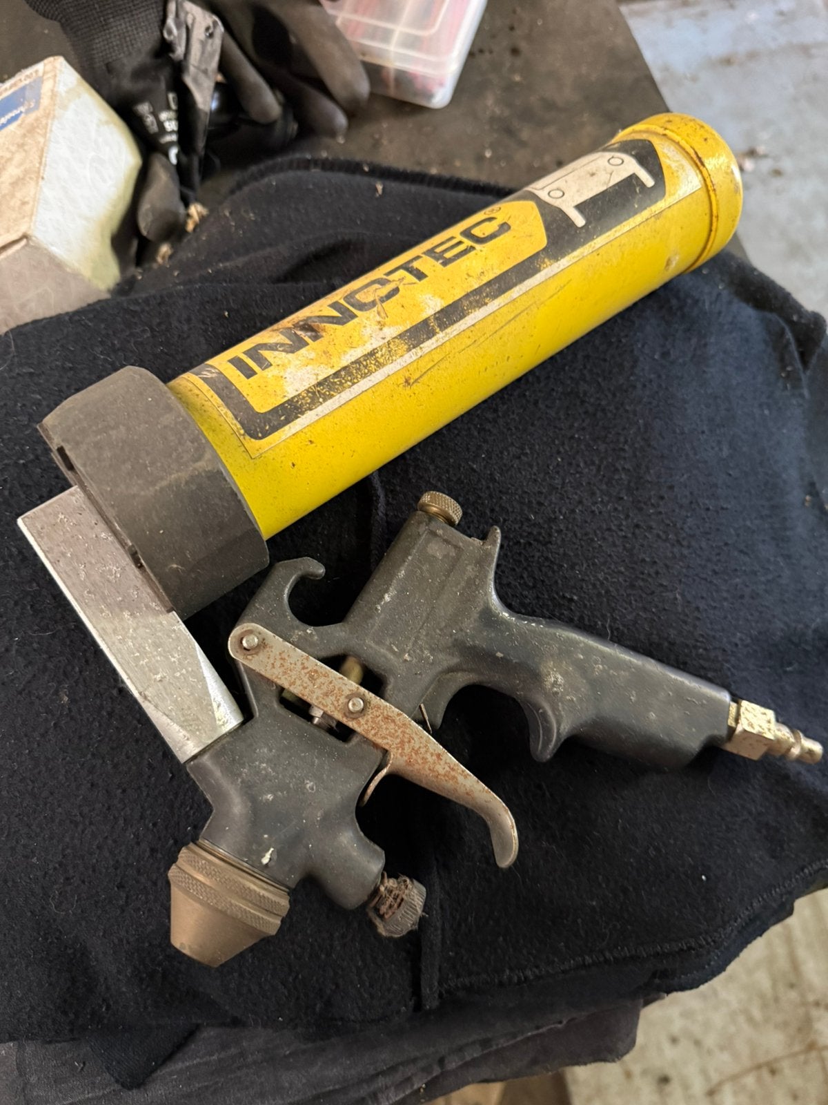 Innotec spray seal pistool, Enlèvement