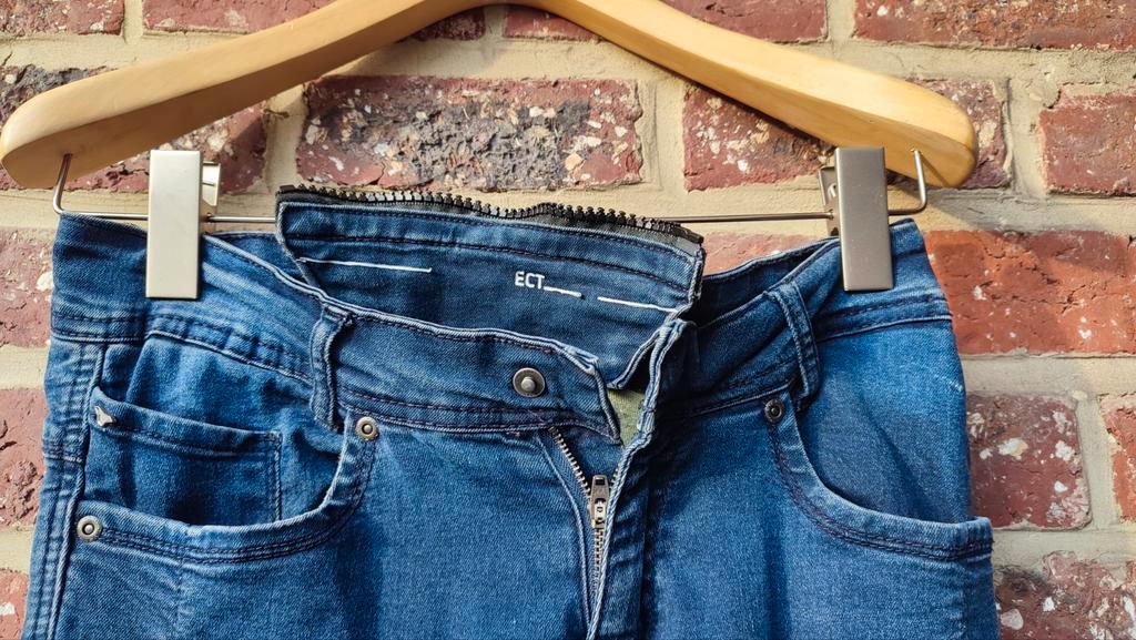 Danesmotobroek, Ophalen of Verzenden, Broek | textiel, Dames, Tweedehands