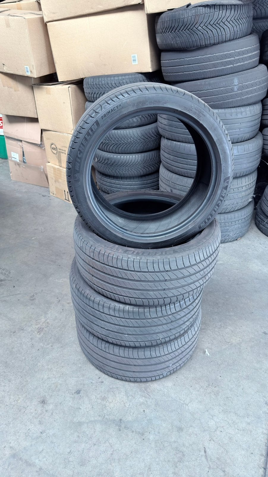 4 pneus d'été Michelin 235 40 18, Enlèvement, Utilisé