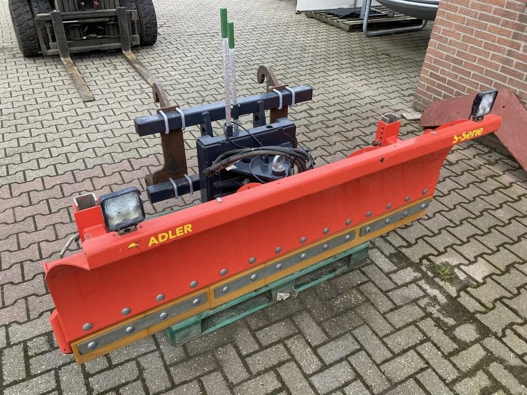 Adler Sneeuwschuif met Giant of JCB aanspan