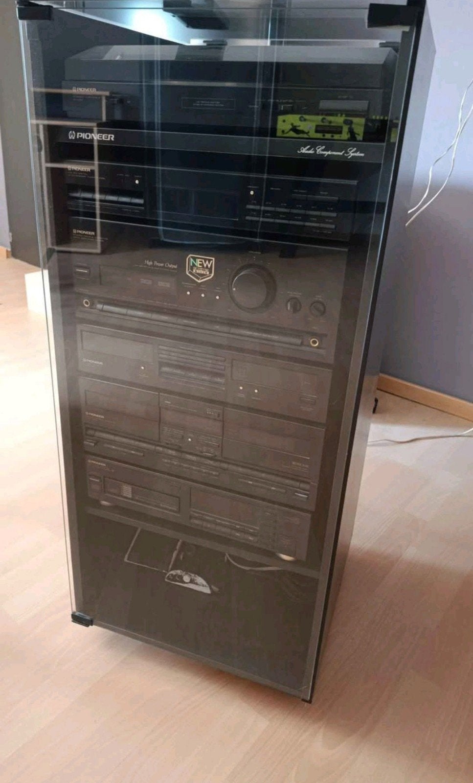 Mooie zwarte stereoketen met glazen deur van Pioneer, Ophalen, Pioneer