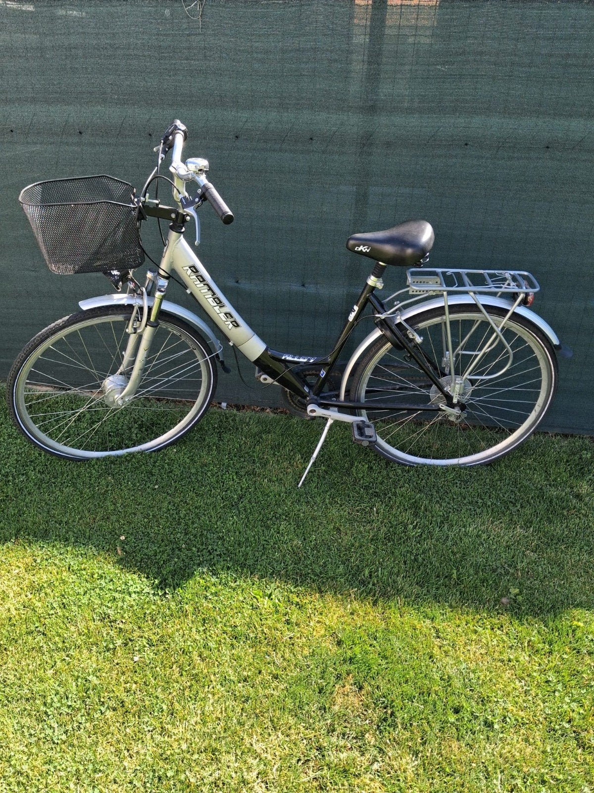 Damesfiets, Ophalen