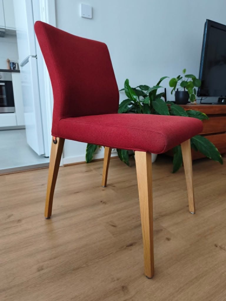 Chaise Mobitec « Pure Classique » (C0150) - Bordeau & Chêne, Maison & Meubles, Chaises, Utilisé, Une, Bois, Tissus, Rouge, Enlèvement