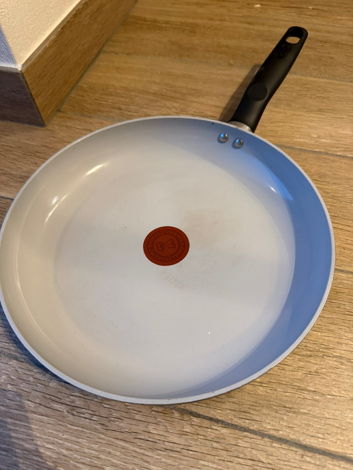Poele tefal 28cm induction ceramique, Maison & Meubles, Cuisine | Casseroles & Poêles, Enlèvement, Comme neuf, Tefal