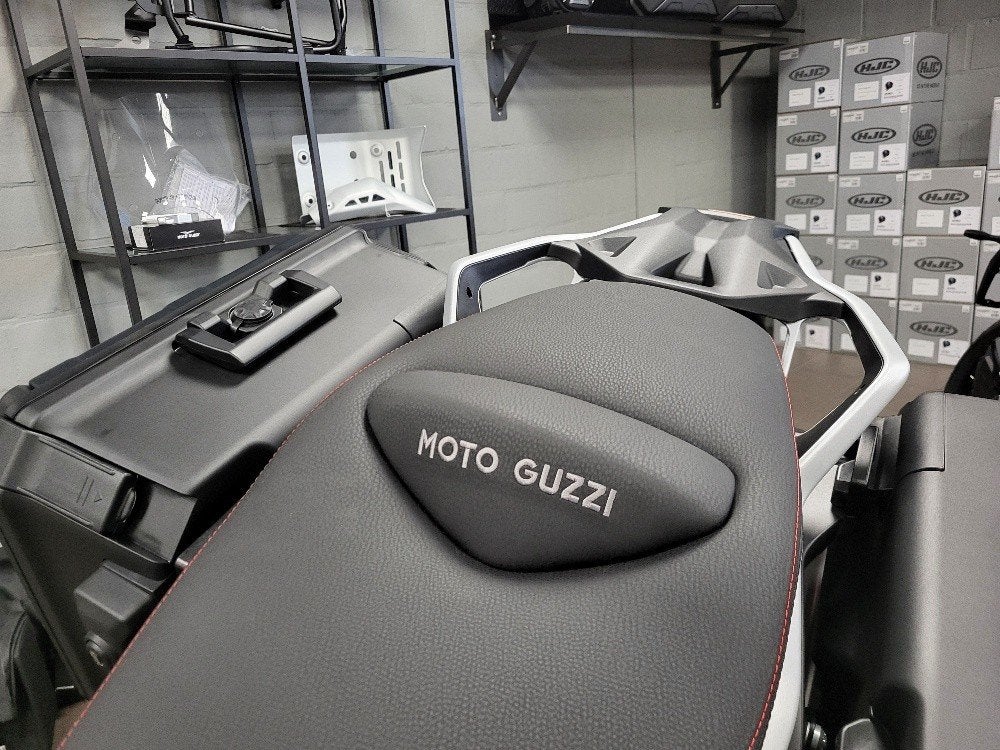 Moto Guzzi V85 Travel, Motos, Permis Moto A, Entreprise, Plus de 35 kW, Contrôle de traction