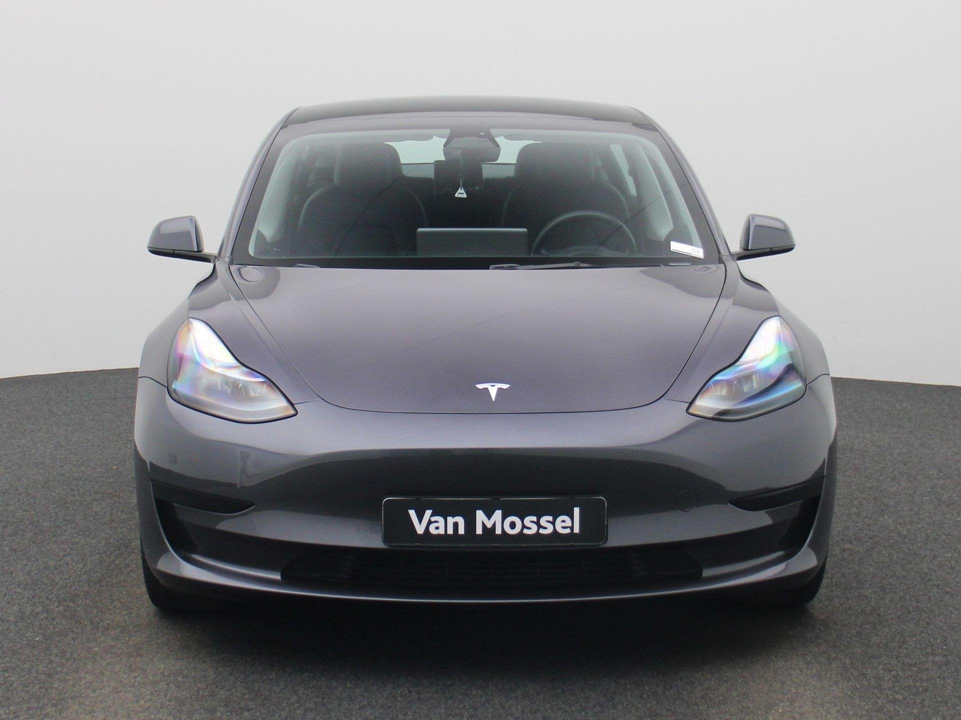 Tesla Model 3 Standard RWD Plus 60 kWh (automatique), Argent ou Gris, Entreprise, 175 kW, 5 portes